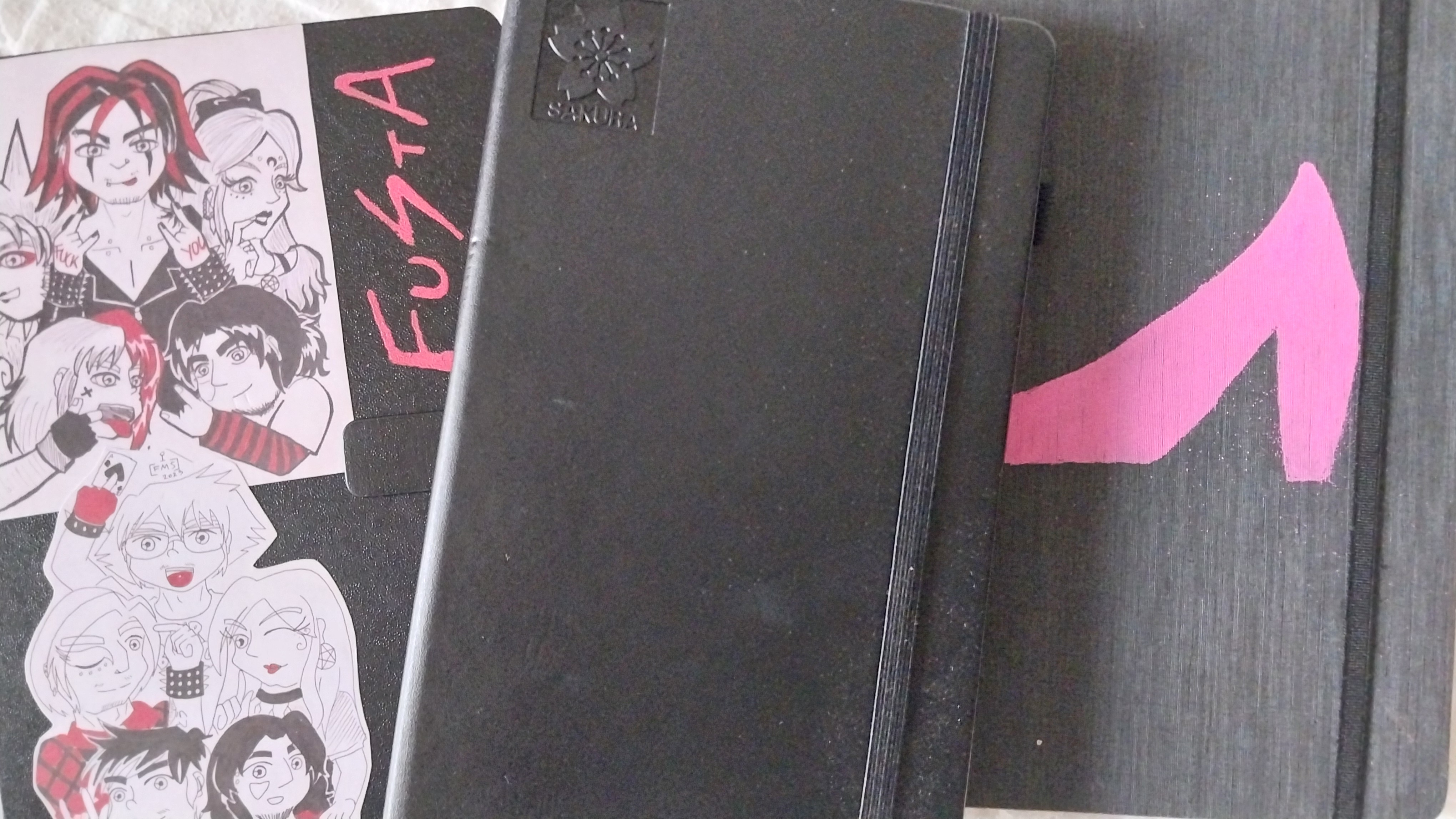 Bitácora de concepto, cuadernos por montón
